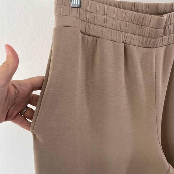 Varley Double Soft Lisburn Zip Through & The Slim Zip Hem Pant Light Taupe Set - Picture 13 of 16